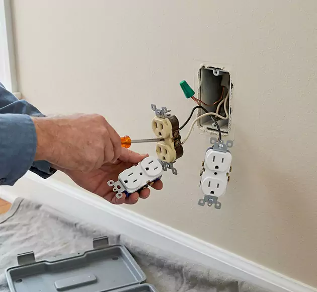 Professional Outlet Replacement: Your Local Swap-Out Team in Lewis Center, OH